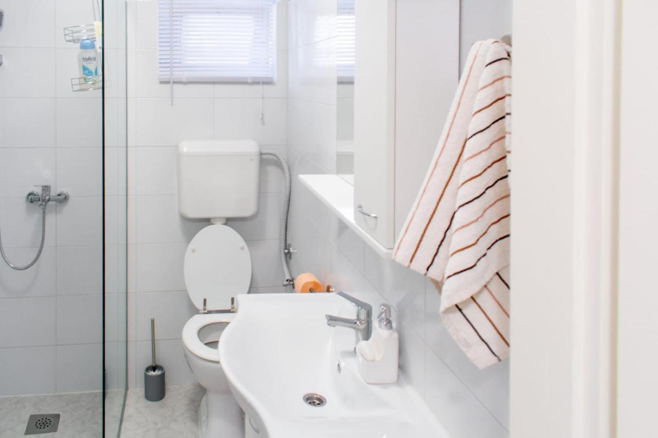 Apartman Karmen Apartment Kastela Bagian luar foto