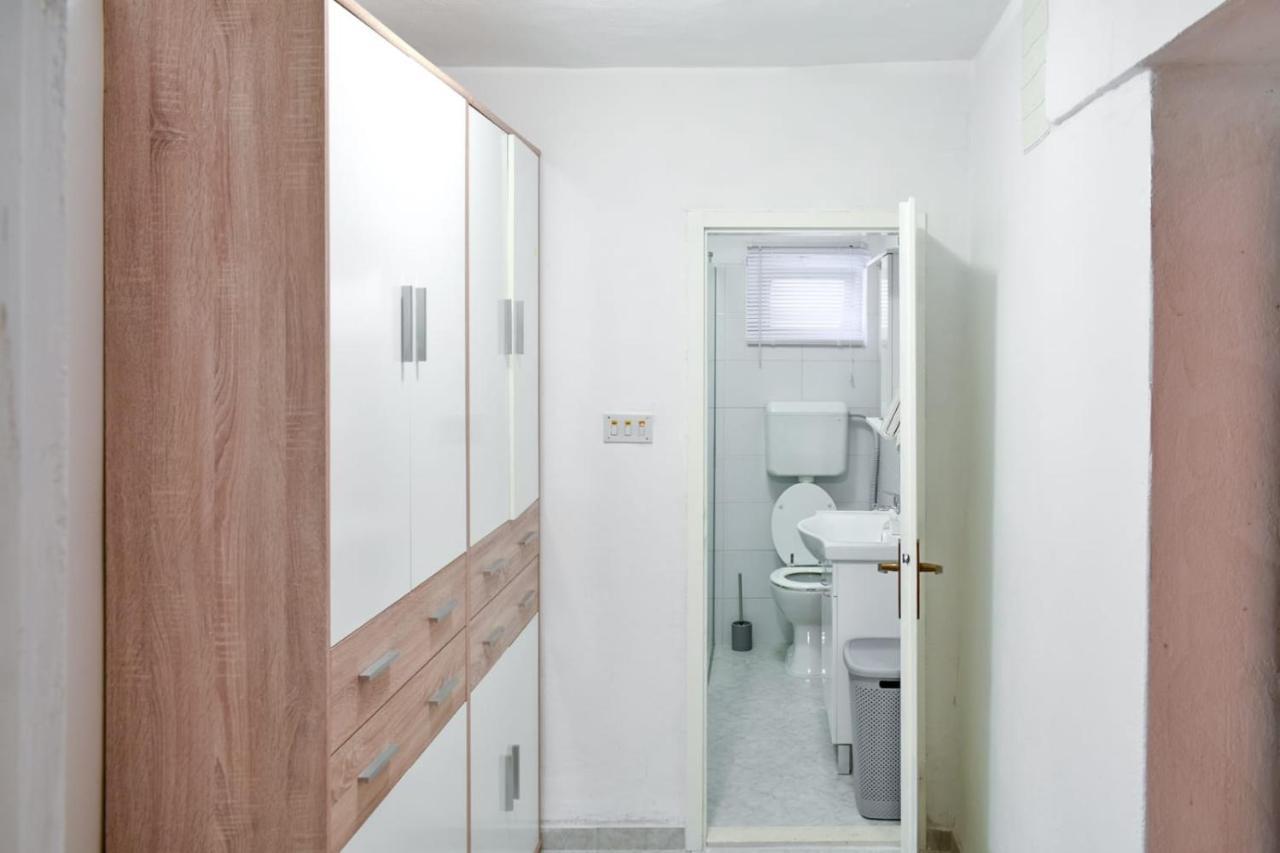 Apartman Karmen Apartment Kastela Bagian luar foto
